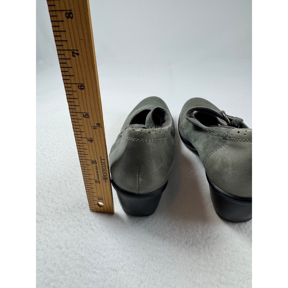 Dark Academia Clarks Womens 8.5 Mary Jane Grey Leather Brogue Block Heel 39346 - Picture 8 of 12